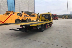 阿尔山非事故拖车