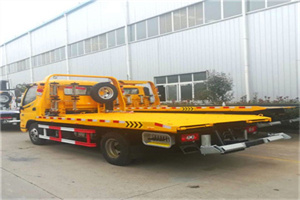 阿尔山附近拖车救援搭电